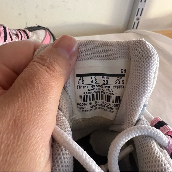 Nike Air Max Sneakers Size 5.5 Women's Retro Pink White Black Running Shoes - Picture 7 of 7